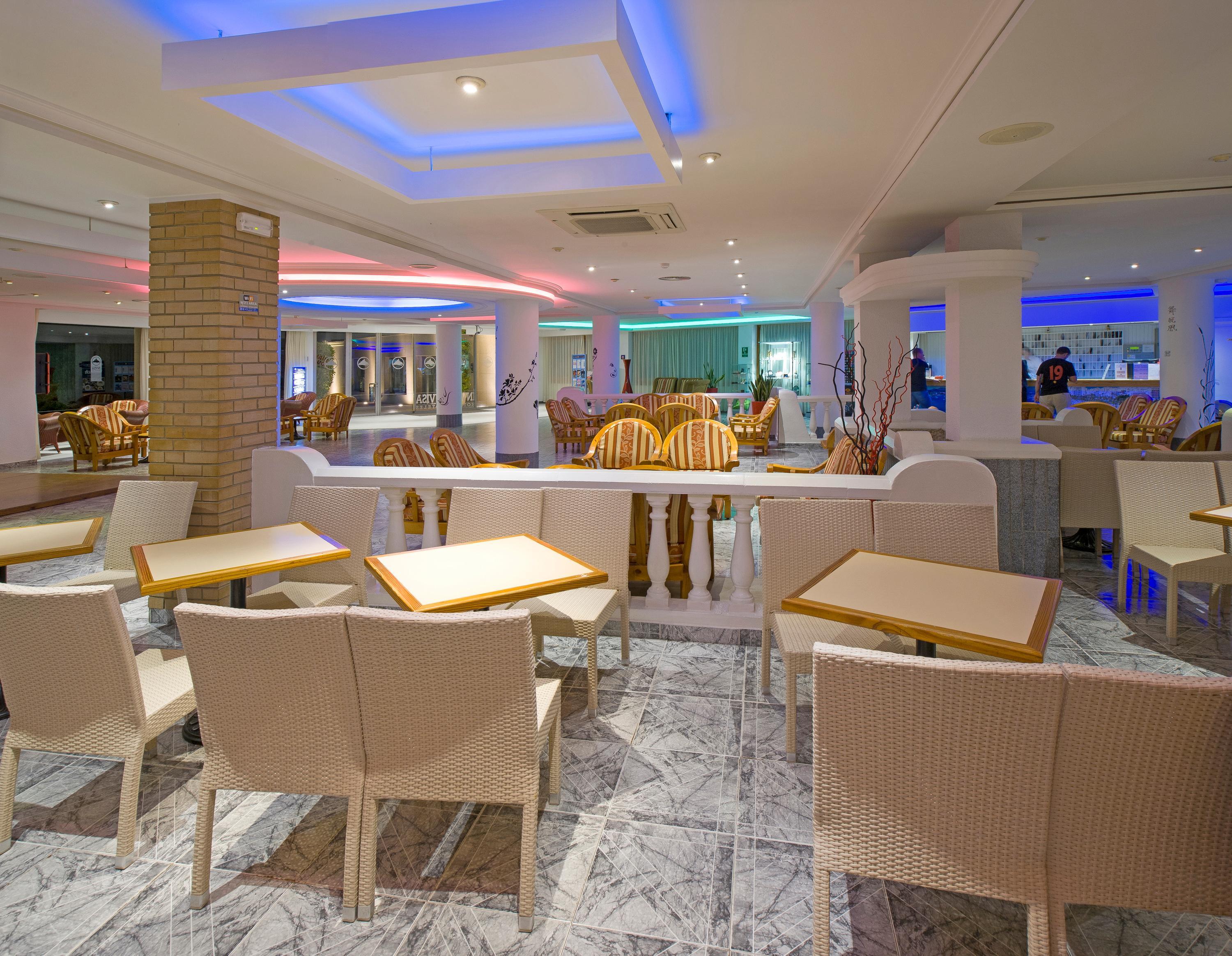 Invisa Hotel Es Pla - Adults Only Sant Antoni de Portmany Екстериор снимка