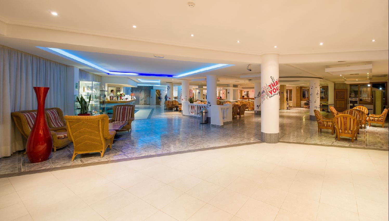 Invisa Hotel Es Pla - Adults Only Sant Antoni de Portmany Екстериор снимка