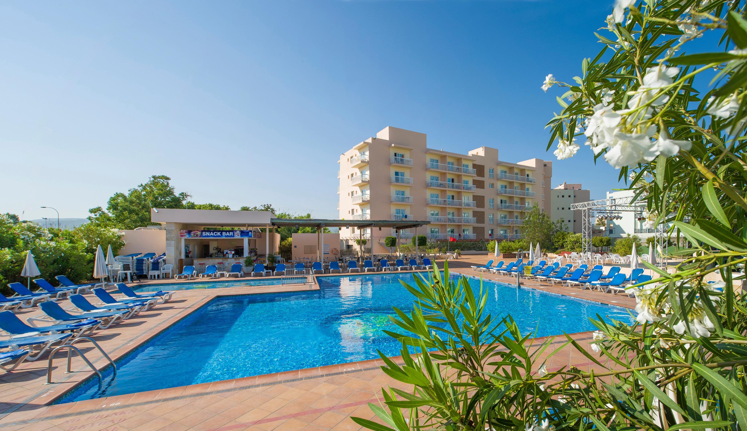 Invisa Hotel Es Pla - Adults Only Sant Antoni de Portmany Екстериор снимка
