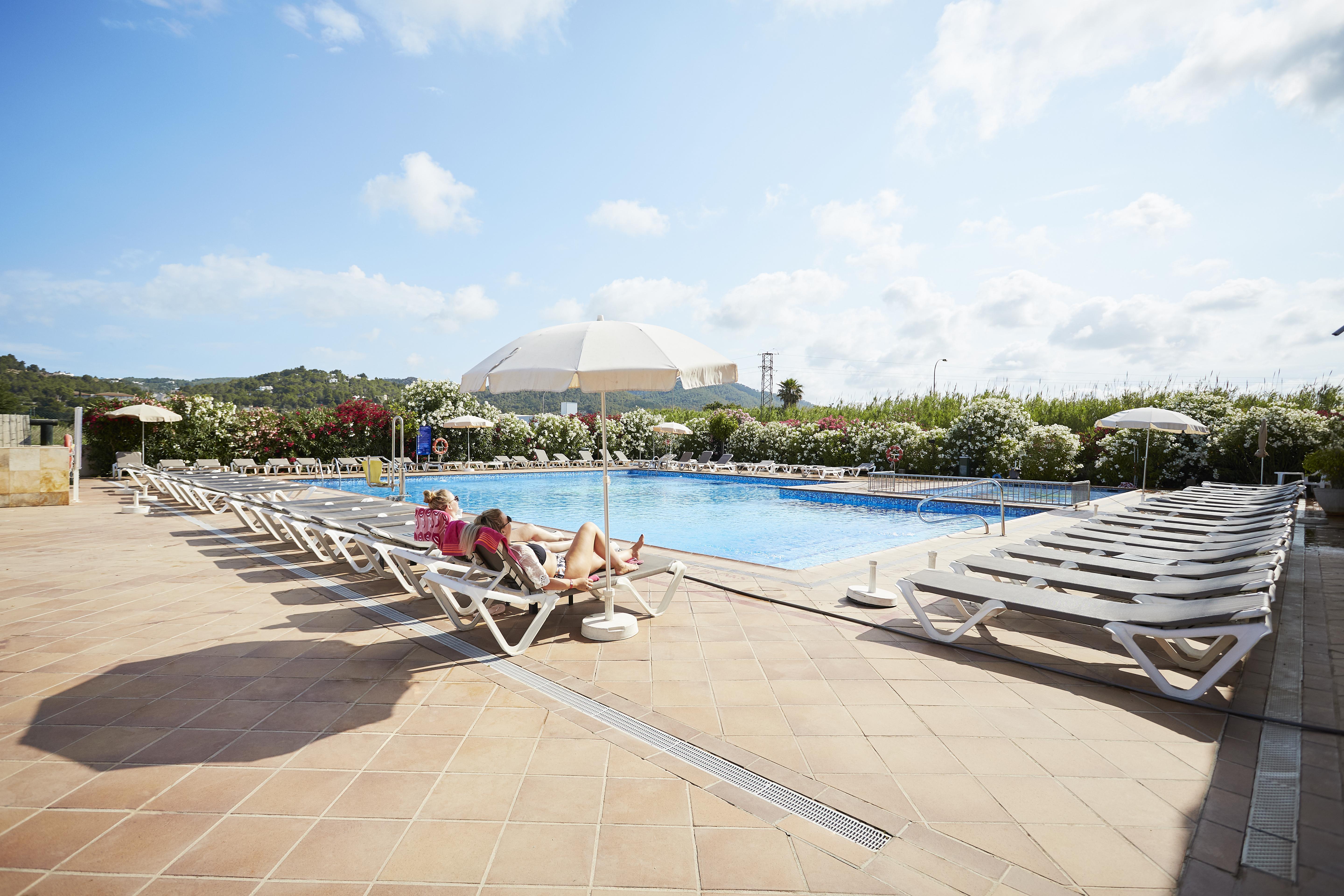 Invisa Hotel Es Pla - Adults Only Sant Antoni de Portmany Екстериор снимка
