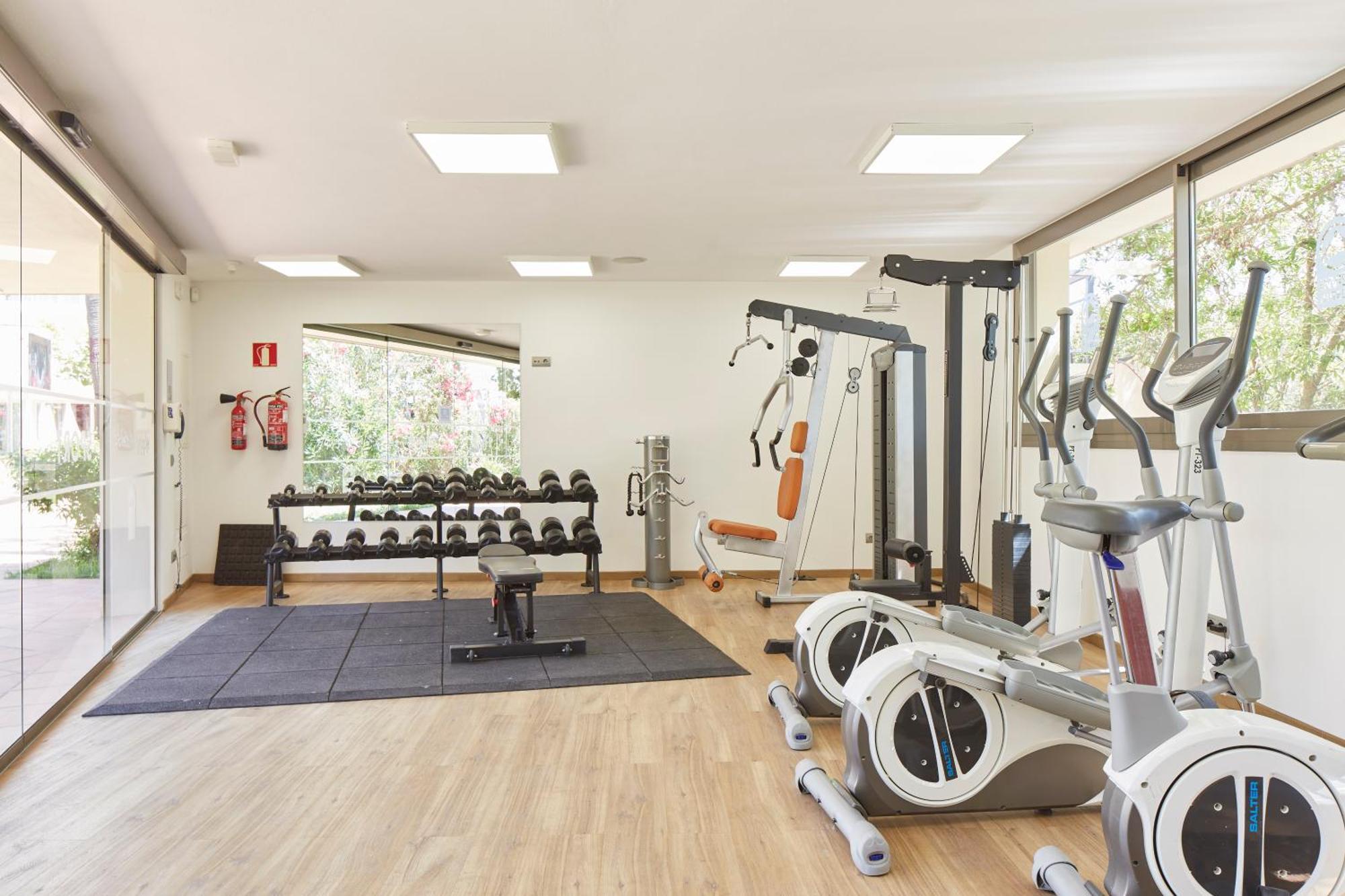 Invisa Hotel Es Pla - Adults Only Sant Antoni de Portmany Екстериор снимка